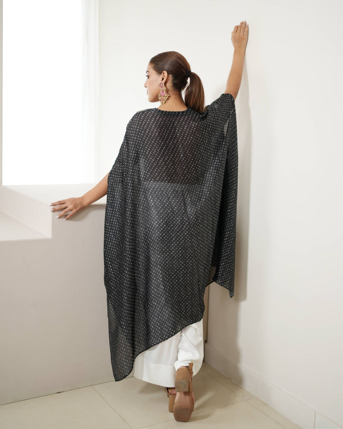 Kurta Set Bandhej - Black / Ivory / Silver /Gold - Mayura Kumar