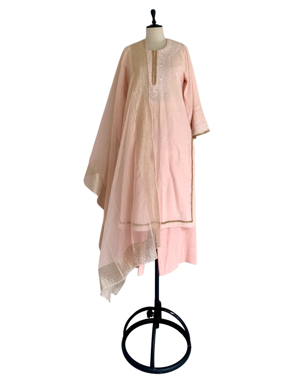 Kurta Set Chikankari - Salmon Pink/ Gold / Silver - Mayura Kumar