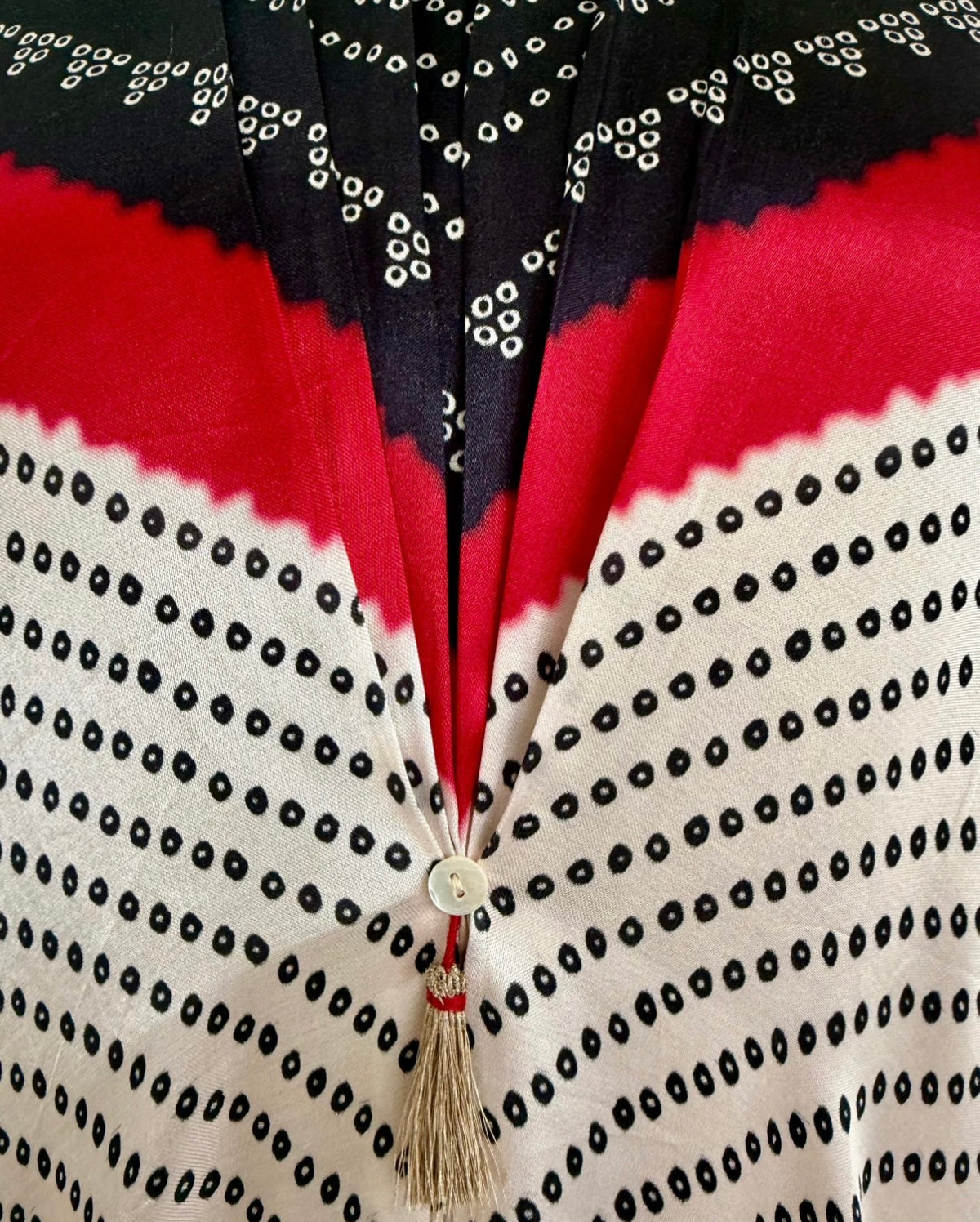 Kaftan Bandhej - Black / Red / Ivory Base