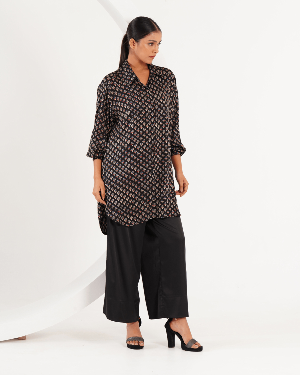 Ajrakh Flower Block Print Set - Black/Indigo/Red - Mayura Kumar