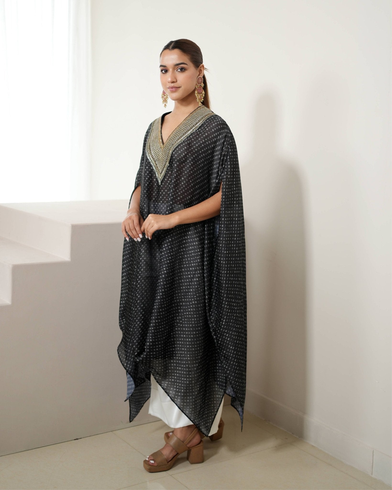 Kurta Set Bandhej - Black / Ivory / Silver /Gold - Mayura Kumar