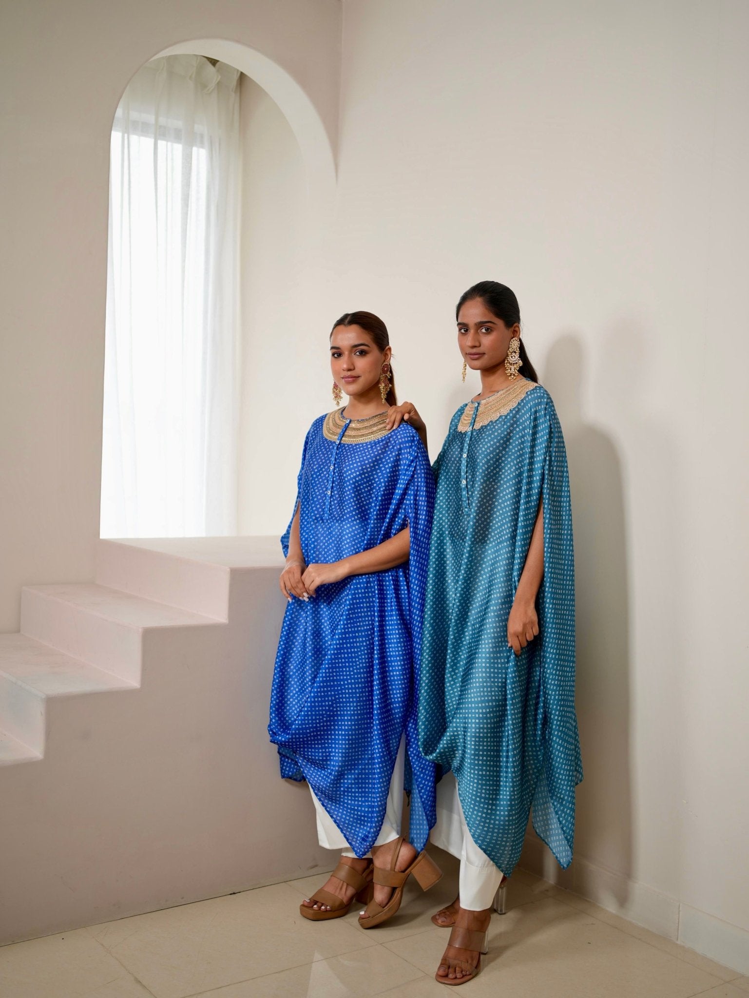Kurta Set Bandhej - Turquoise Blue / Ivory / Gold - Mayura Kumar