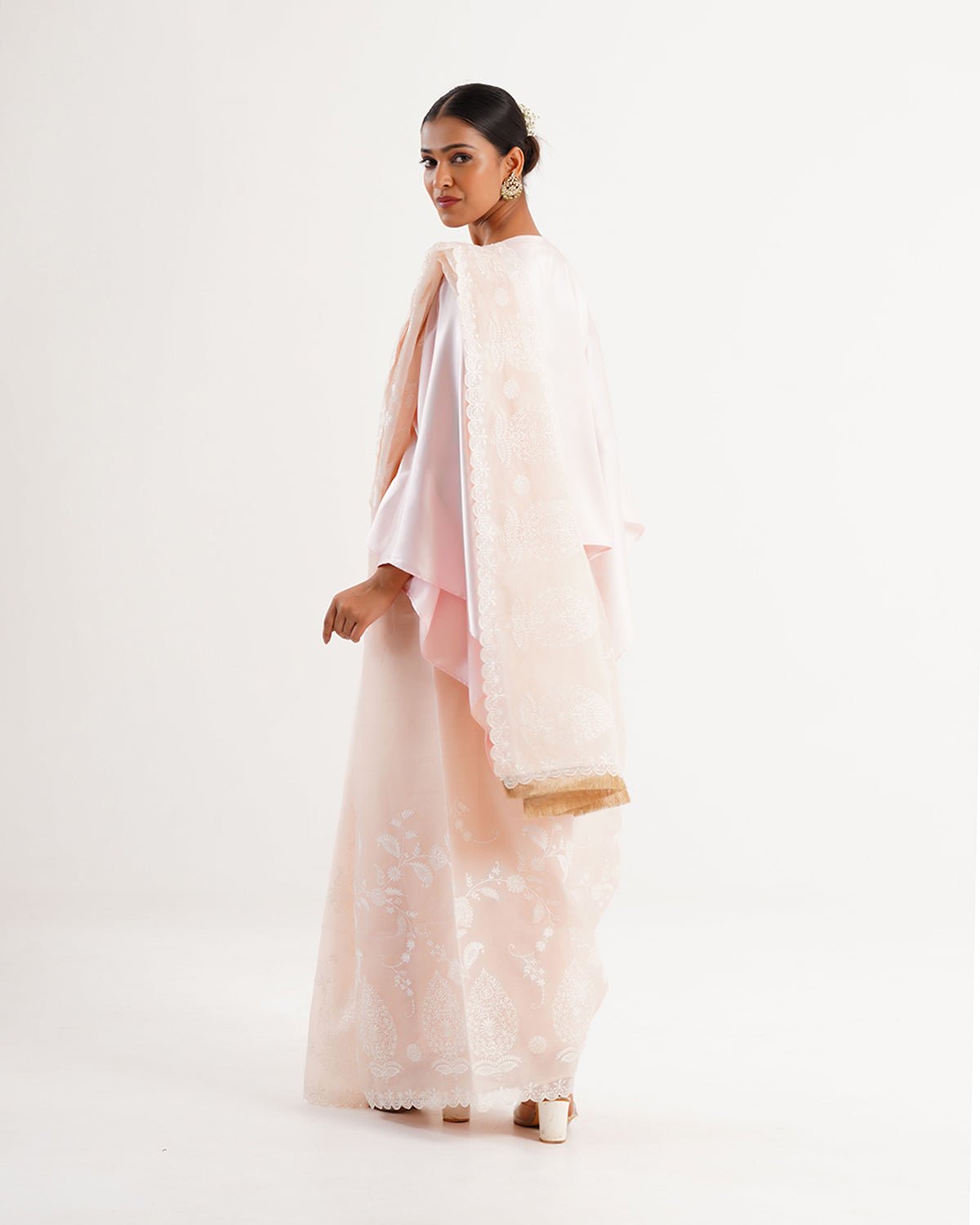 Saree Chikankari - Salmon Pink / Ivory / Gold - Mayura Kumar