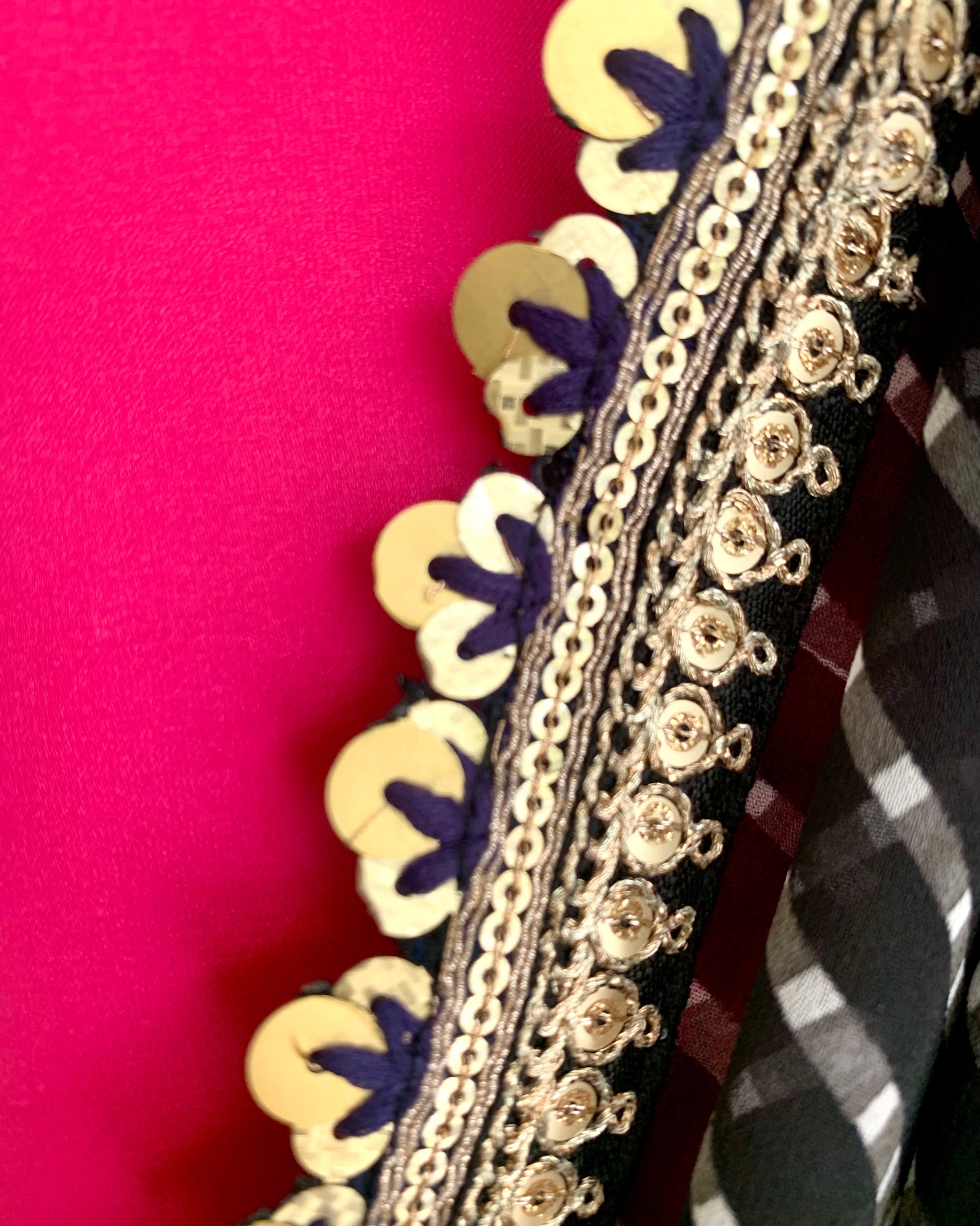 Saree Leheriya - Black / Fuchsia Pink  /Gold