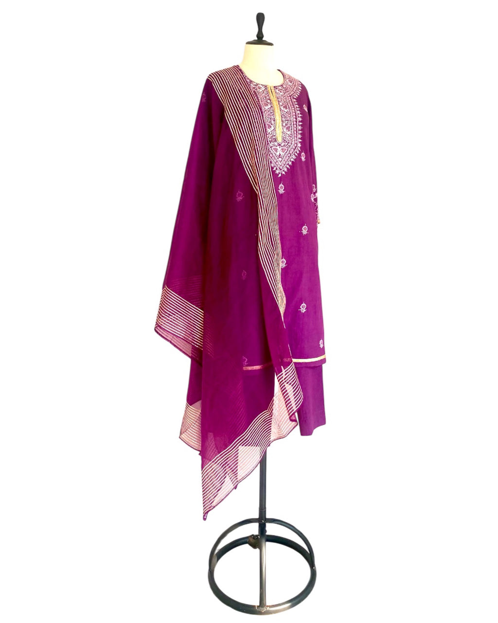 Kurta Set Chikankari - Purple/ Gold / Silver