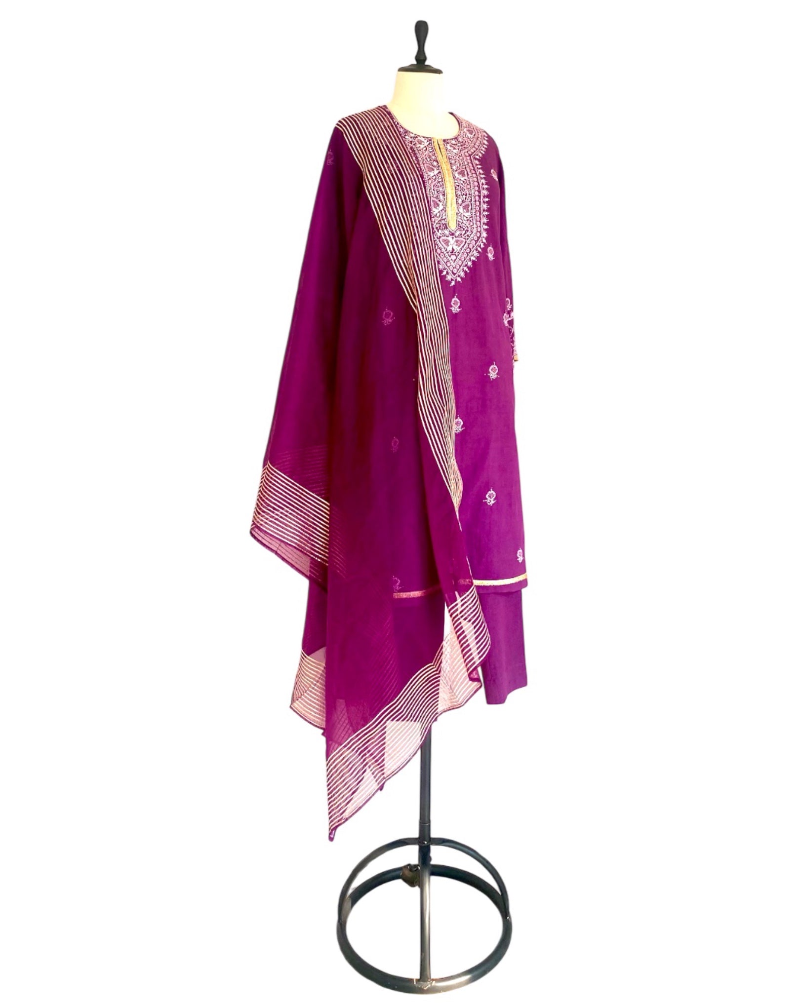 Kurta Set Chikankari - Purple/ Gold / Silver