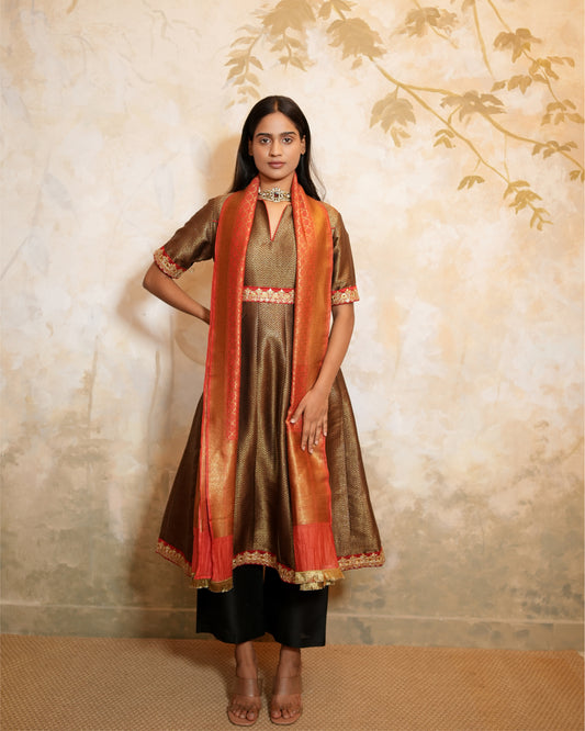 Kurta Set Banarasi - Black / Red / Gold