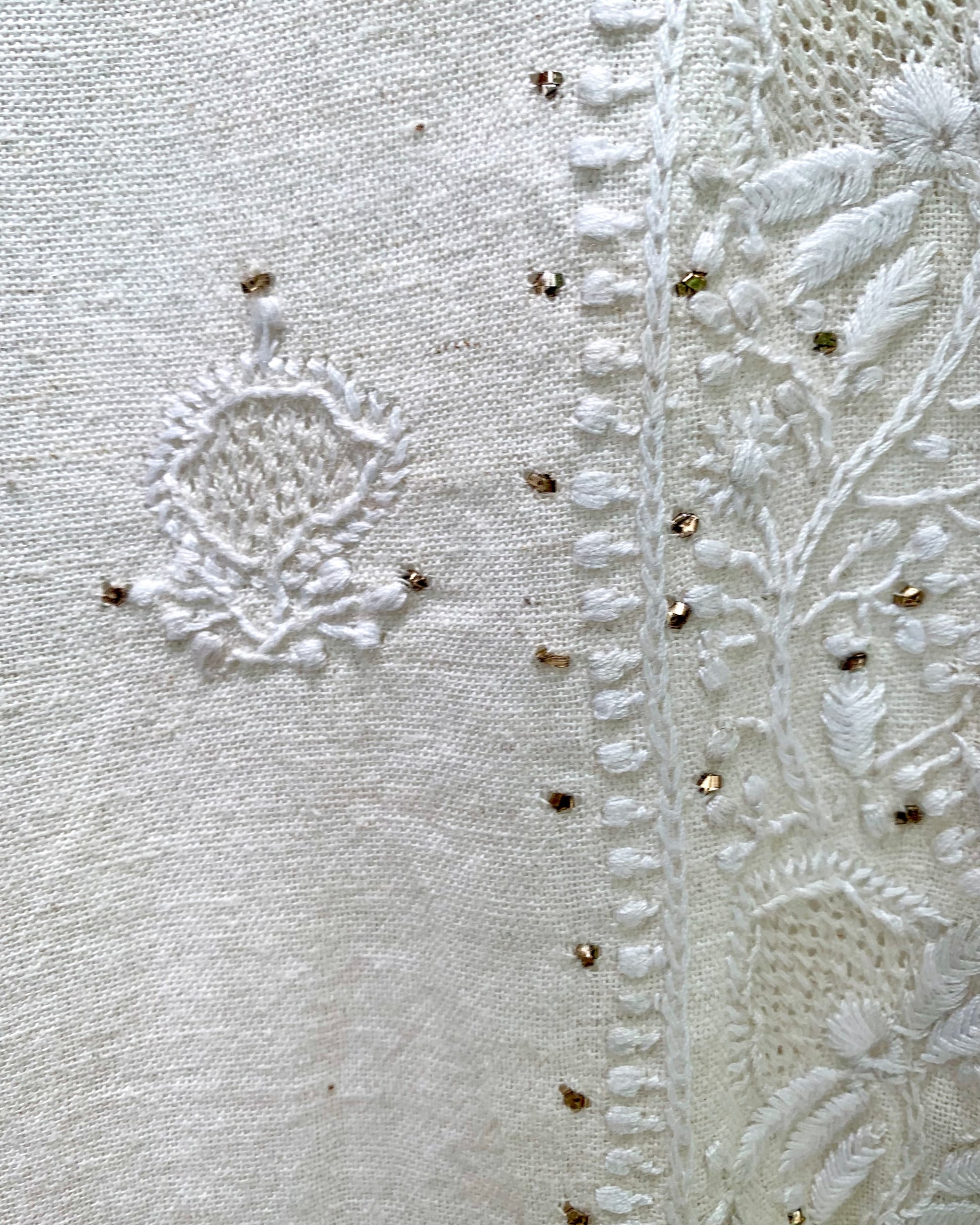 Kurta Set Chikankari - Ivory / Gold / Silver