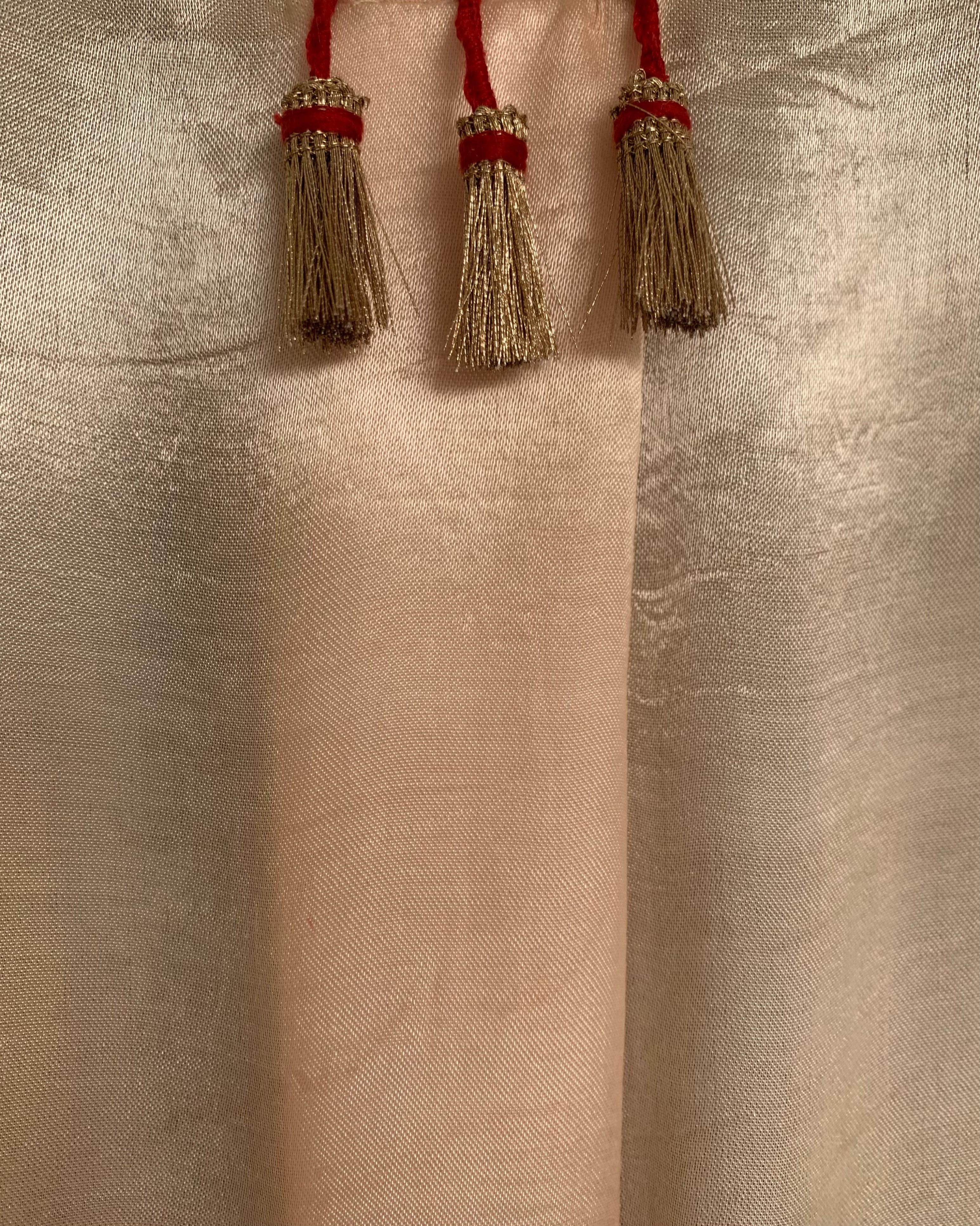Mayura Kumar Kutch kaftan in crème and gold, side view