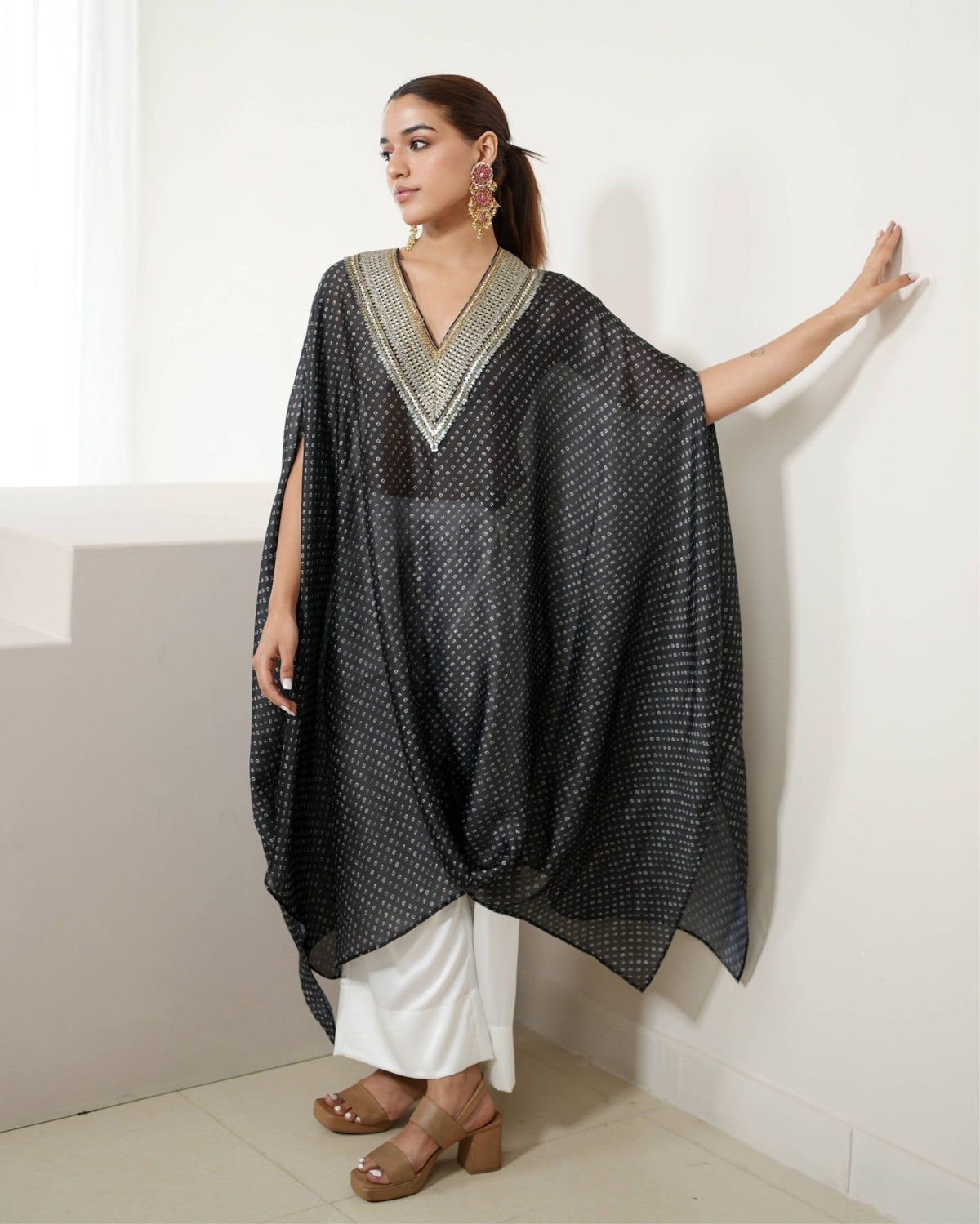 Kurta Set Bandhej - Black / Ivory / Silver /Gold - Mayura Kumar