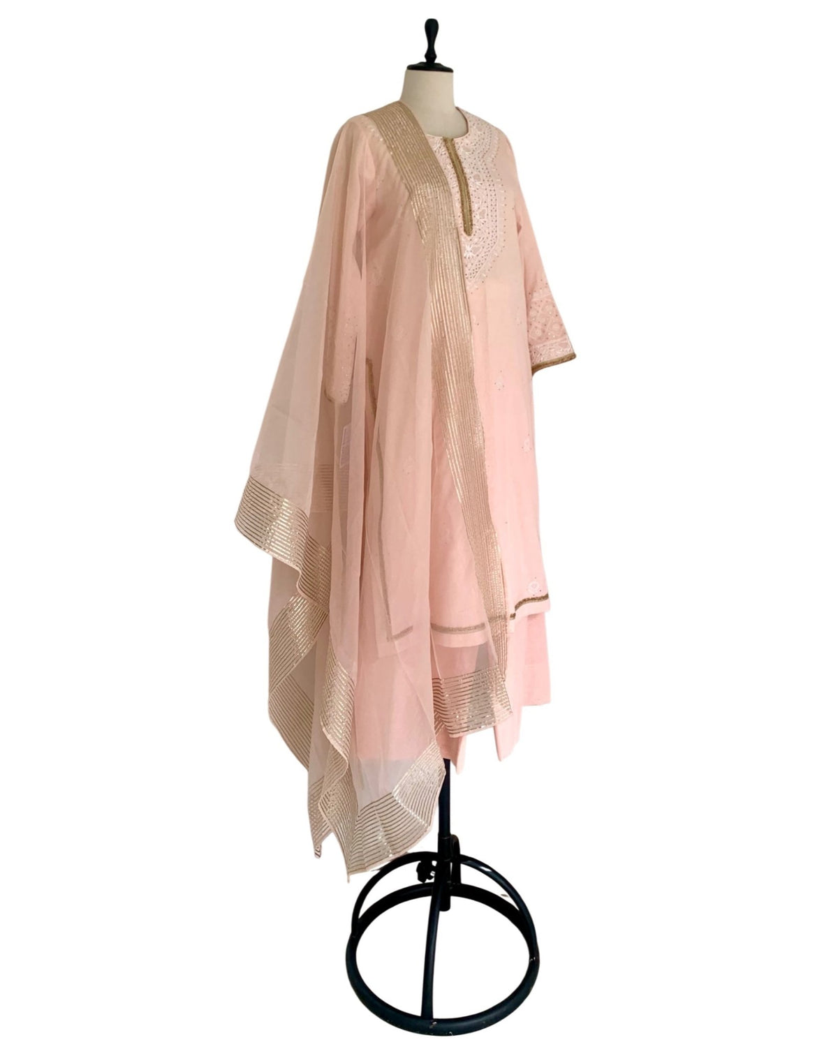 Kurta Set Chikankari - Salmon Pink/ Gold / Silver - Mayura Kumar