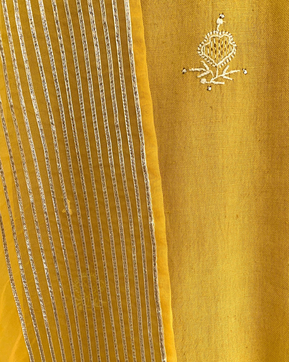 Kurta Set Chikankari - Yellow / Gold / Silver - Mayura Kumar
