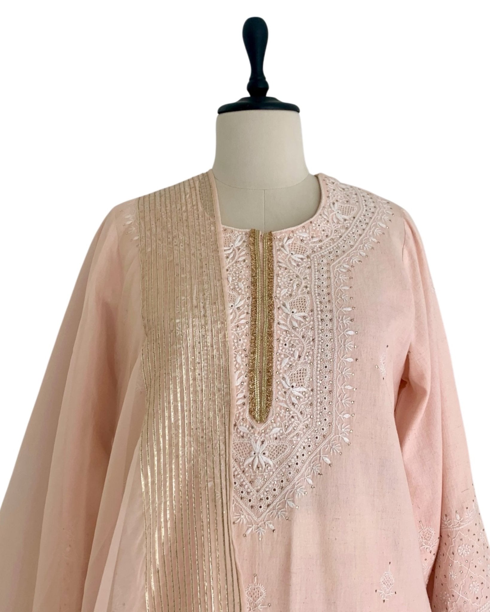 Kurta Set Chikankari - Salmon Pink/ Gold / Silver - Mayura Kumar